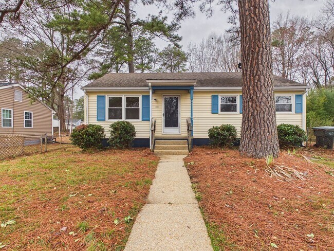 Building Photo - 1018 Barlen Dr