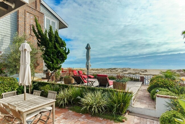 Building Photo - 2 br, 2 bath House - 720 West Oceanfront