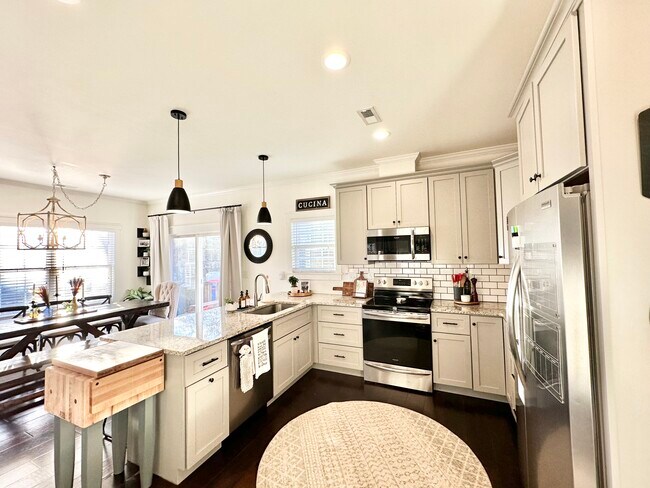 Photo - 16 S Textile Ave House