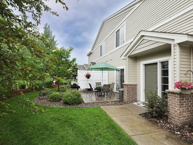 Foto del edificio - 7634 Lachman Ave NE