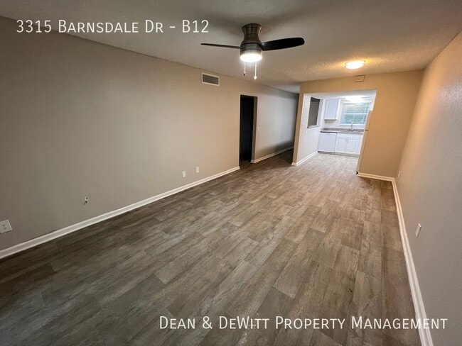 Building Photo - 3315 Barnsdale Dr