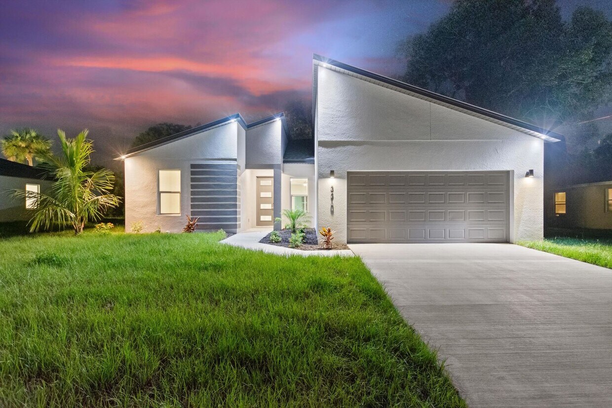 Foto principal - 3310 Traverse Ave