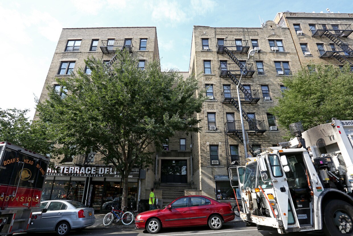 Building Photo - 510 W 218th St