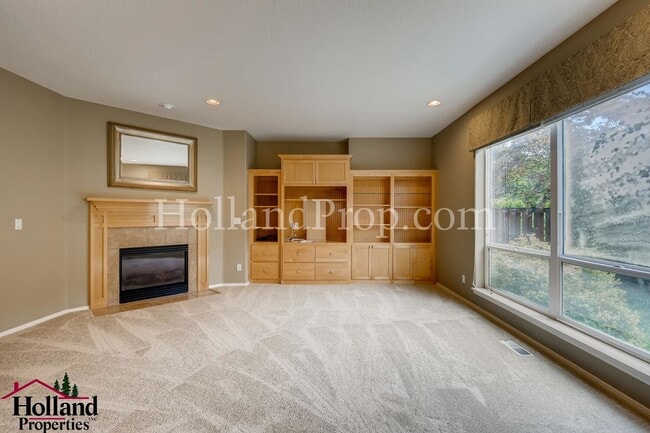 Building Photo - Spacious & Stylish 4-Bedroom Home in Desirable Northwest Portland