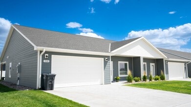 Building Photo - 4348 Dawn St