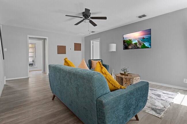 Building Photo - 6622 Magic OaksBEDROOM 1B - 707865