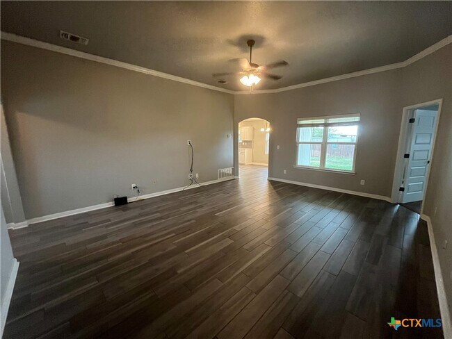 Foto del edificio - 6103 Cactus Flower Ln