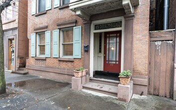 Building Photo - 89 4th St