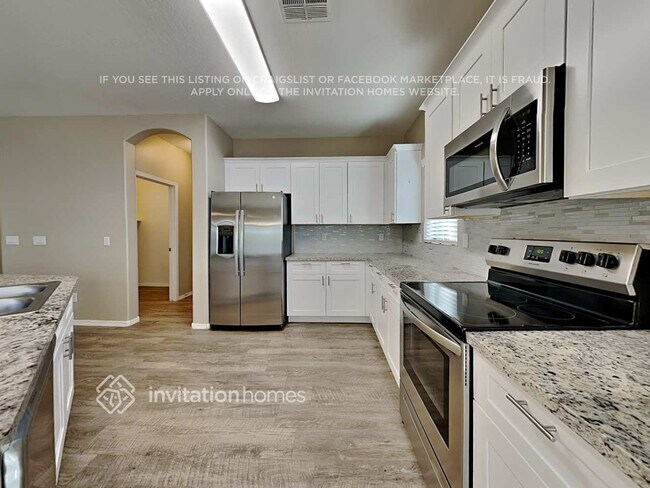 Foto del edificio - 16545 W Madison St