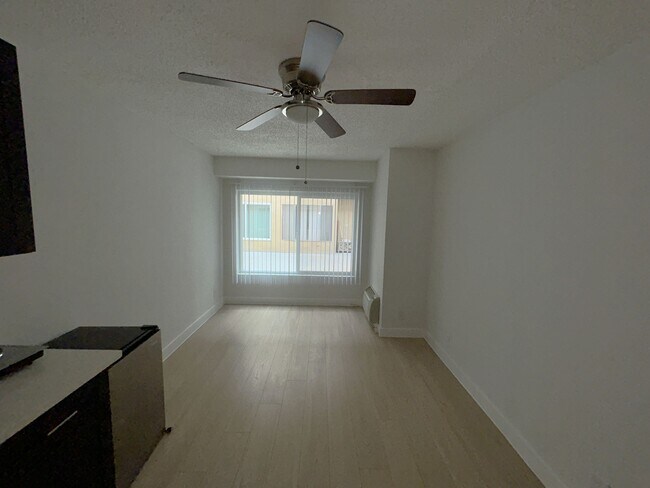 Foto del edificio - 535 S Catalina St