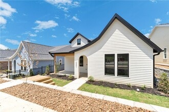 Building Photo - 2342 E Rolling Hills Dr