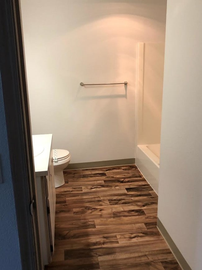 Building Photo - Oak Park Village Apartments