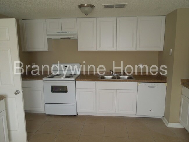 Foto del edificio - 2412 Alden Trace Blvd E