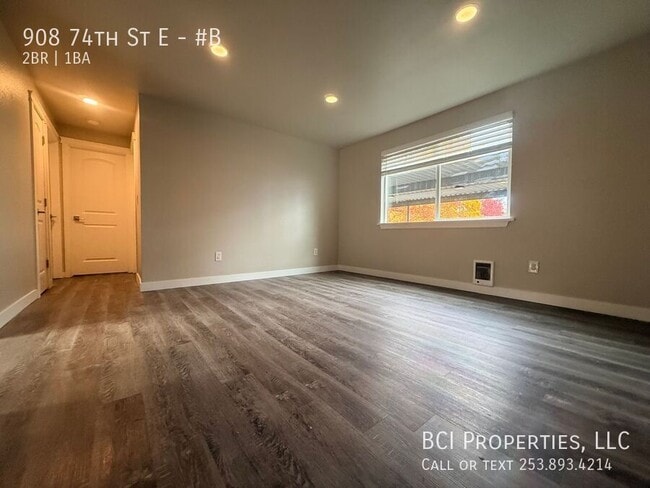 Building Photo - 908 74th St E