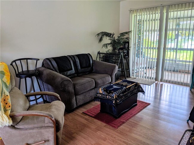 Foto del edificio - 5905 Garden Ln