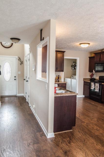 Building Photo - Pet Friendly Two Story in Fox Crossing!
