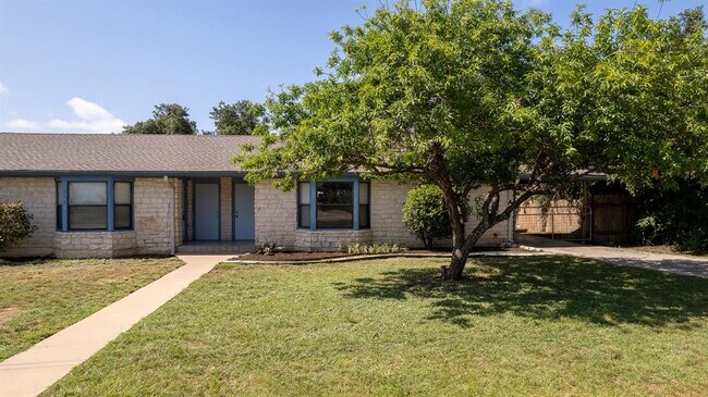 Building Photo - 104 Grand Prairie Cir