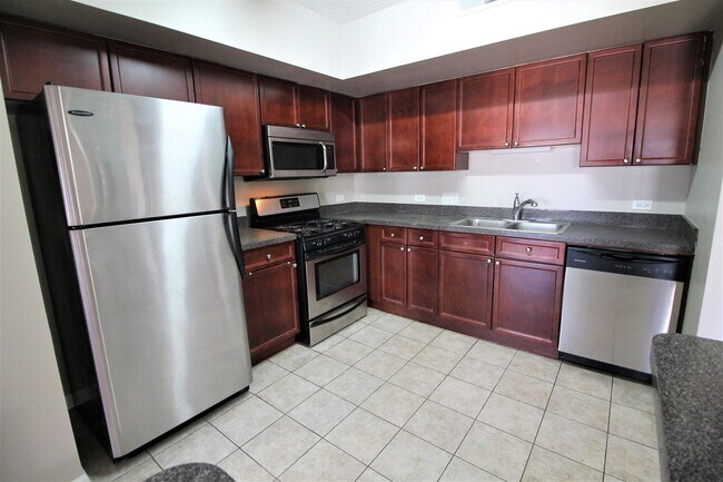 Building Photo - 635 Perrie Dr
