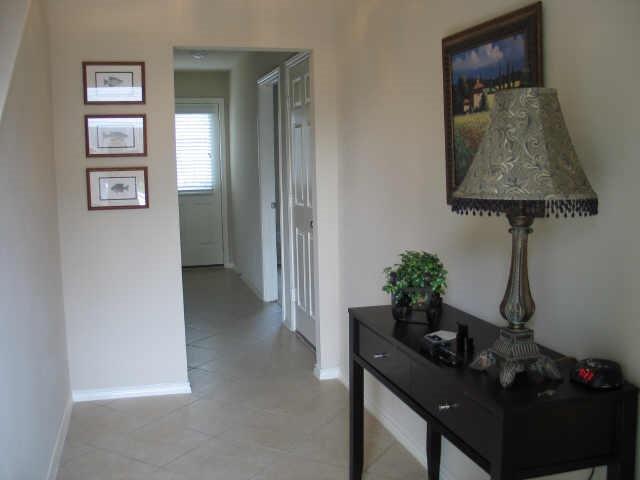 Building Photo - 6918 Woodridge Row Dr