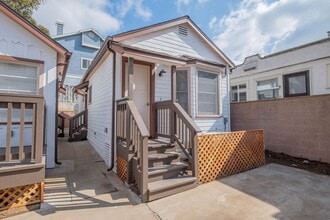 Building Photo - 216-218 N Catalina Ave