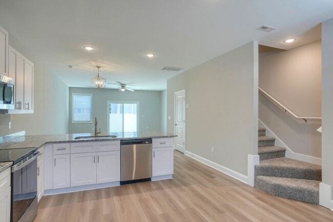 Building Photo - 321 Starfish Ln