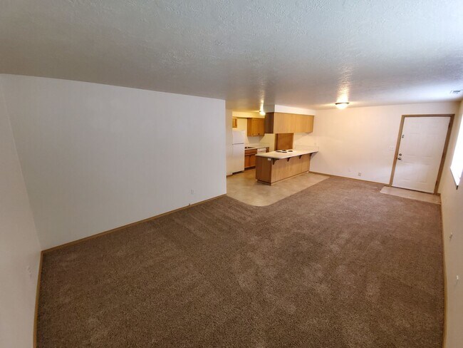 Building Photo - 3 Bedroom Home with a Garage in Jefferson