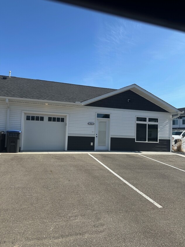 Photo - 413 Prairie Rose Dr (Mankato, MN)