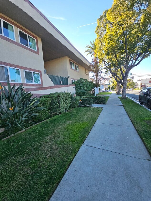 Primary Photo - Spacious 2 bedroom unit with a Private Balcony