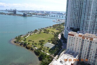 Building Photo - 2020 N Bayshore Dr