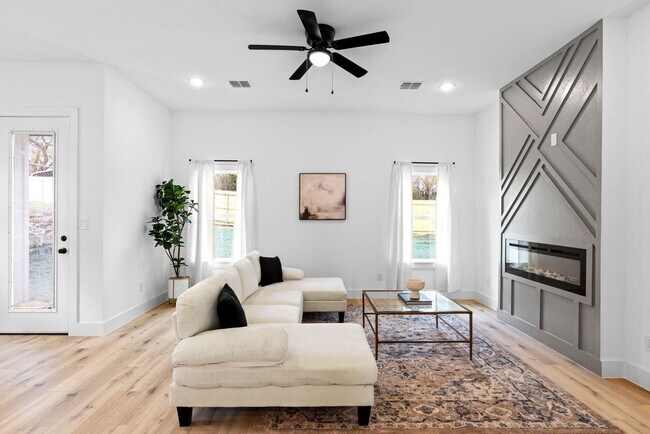Foto del edificio - 5516 Helmick Ave