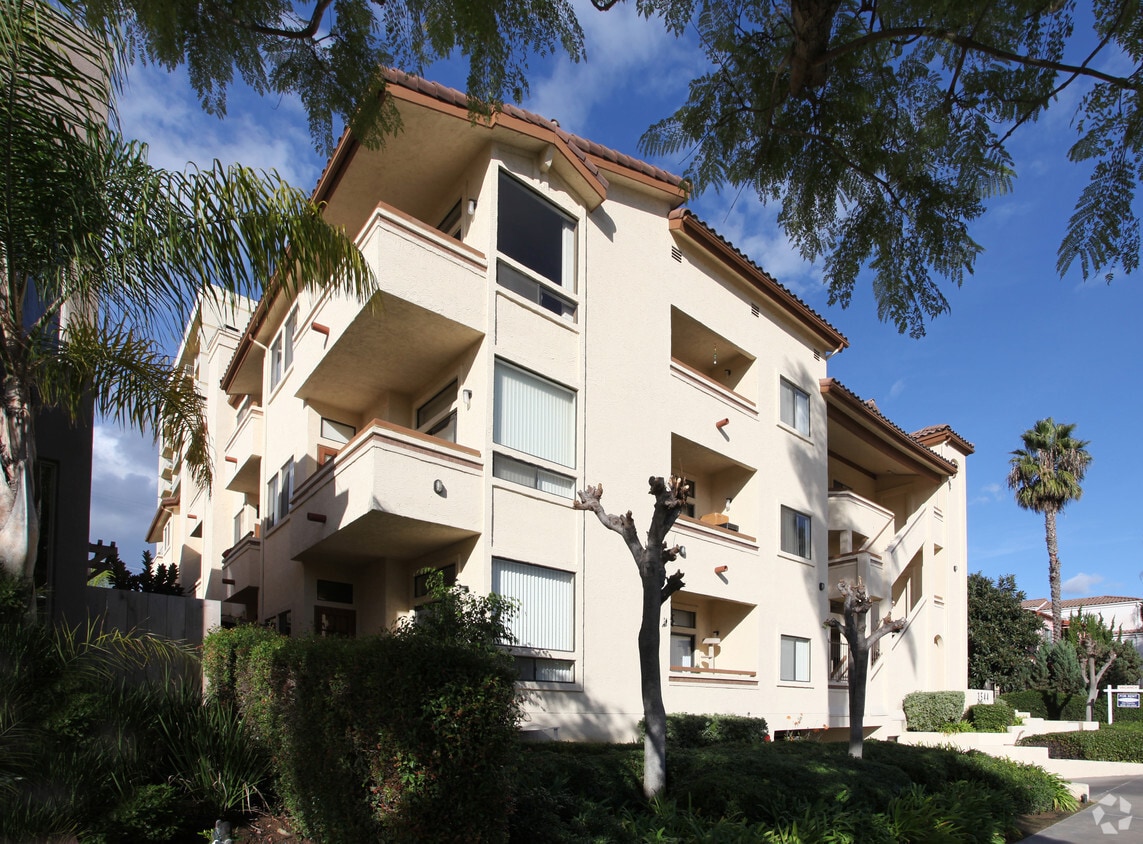 Building Photo - 3544 Indiana St