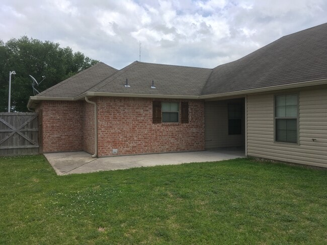 Private Backyard - 108 Smalley Rd
