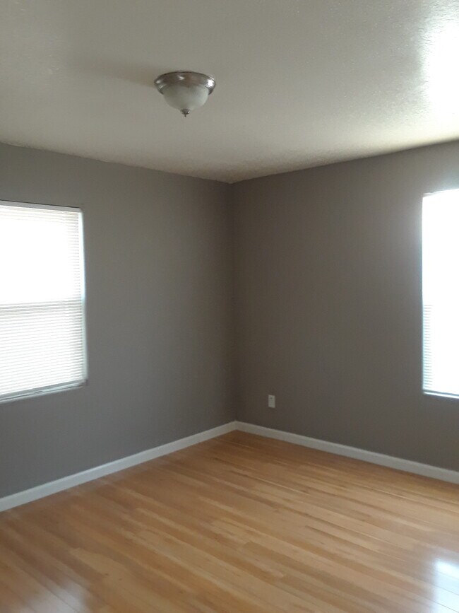 Building Photo - 1516 Redwood St