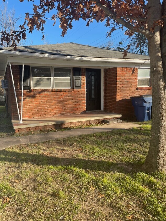 Foto principal - 106 S 14th St