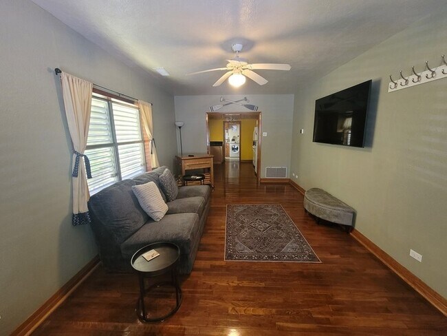 Foto del edificio - 5113 Avenue R