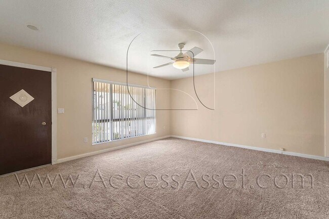 Foto del edificio - Lovely Single Story 2 Bed/1 Bath Beautiful...