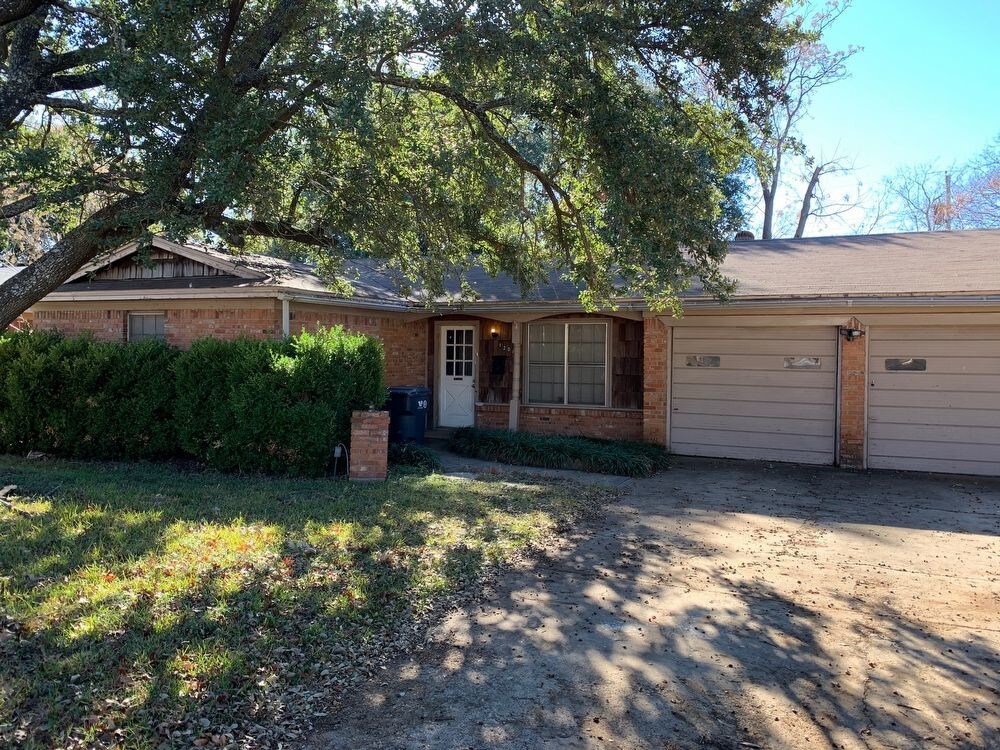 Primary Photo - 1200 Parkdale Dr.
