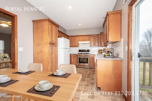 Foto del edificio - 23504 W 73rd Terrace