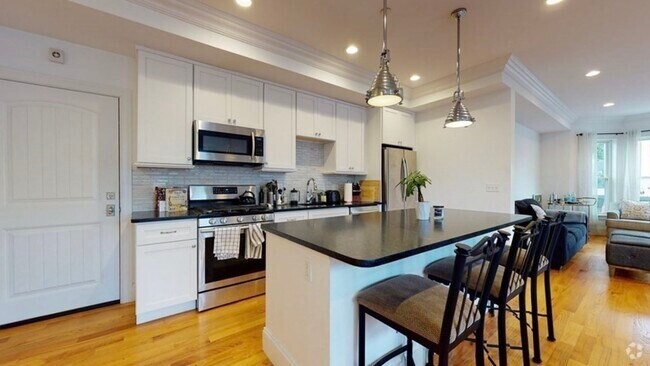 Building Photo - 15 Preble St