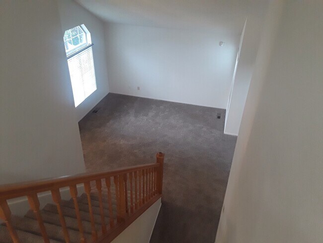 Building Photo - Southwest home walking distance to Bartley...