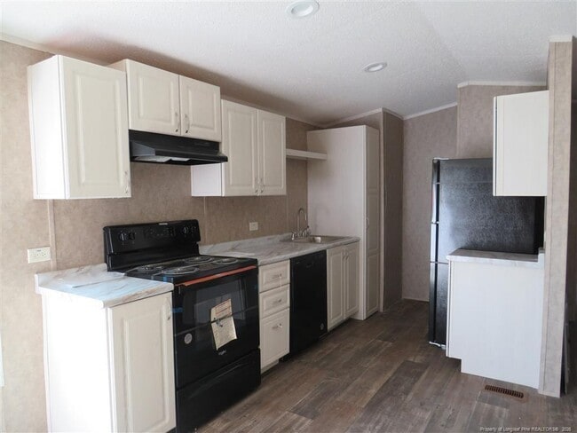 Building Photo - 1638 Buzz Dr