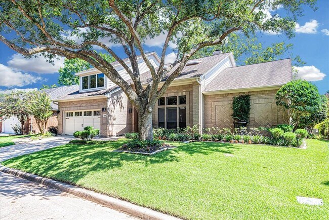 Foto del edificio - 4518 Lake Village Dr