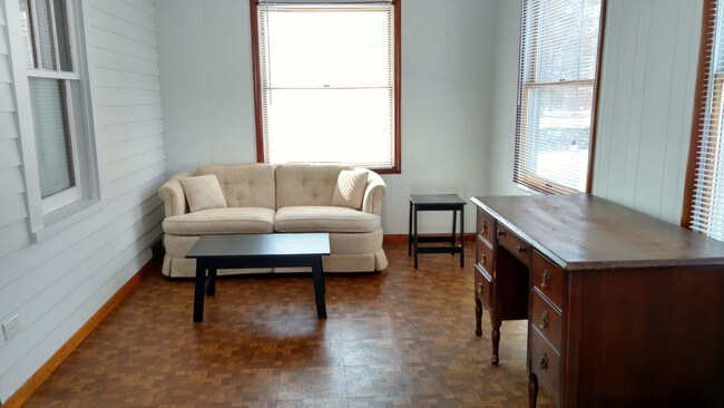 Sun Porch - 2065 Old Hershey Rd