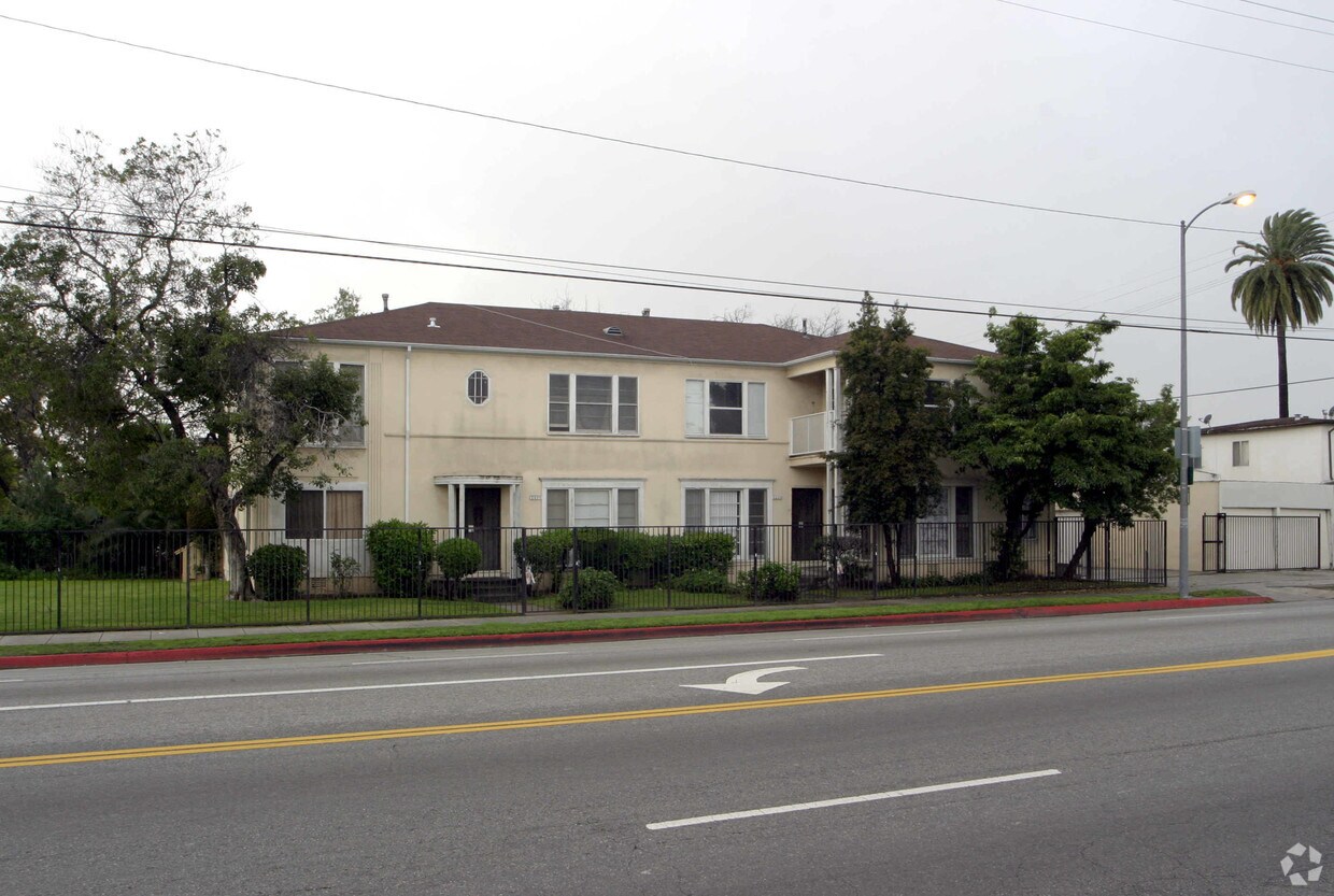 Foto principal - 2486-2488 Venice Blvd