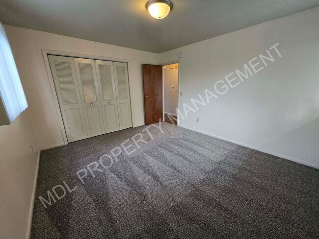 Foto del edificio - 3295 Ramond St