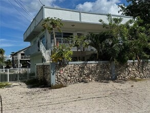 Building Photo - 174 Corrine Pl