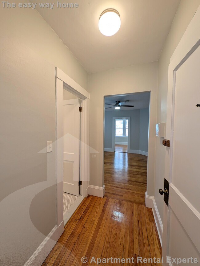Foto del edificio - 156-158 Summer St Unit #109