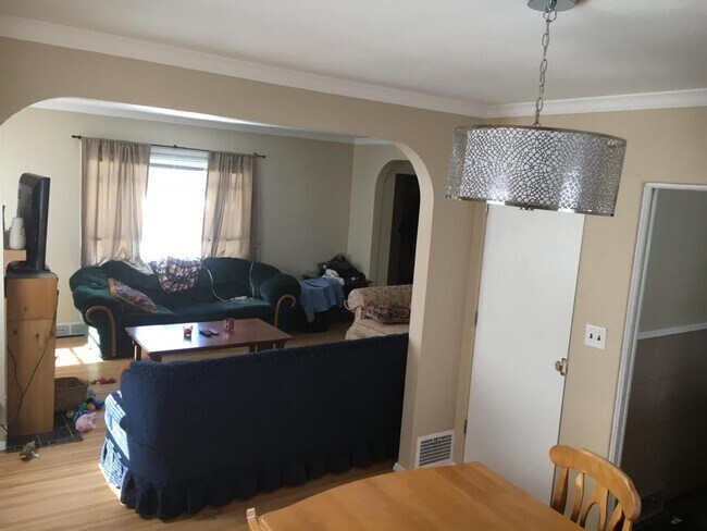 Building Photo - 424 11 st s