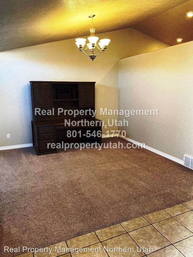 Building Photo - 5 br, 3.5 bath House - 1916 S 1675 W
