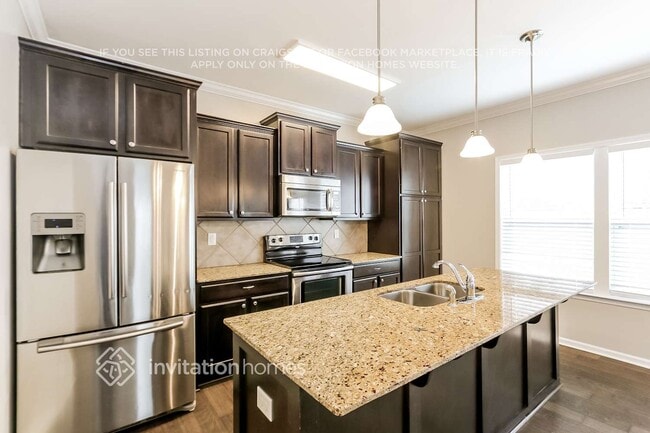 Building Photo - 14230 Lake Crossing Dr